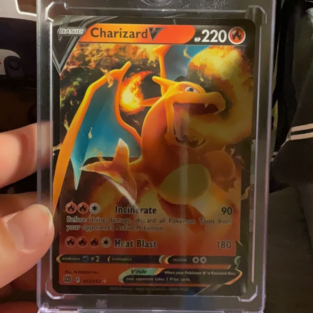 Charizard V Pokémon Card